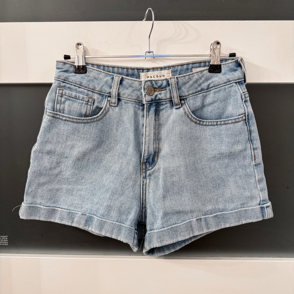 PacSun Shorts size 25